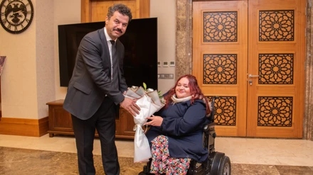 Engelli öğrencilerden Rektör Yılmaz’a anlamlı hediyeler